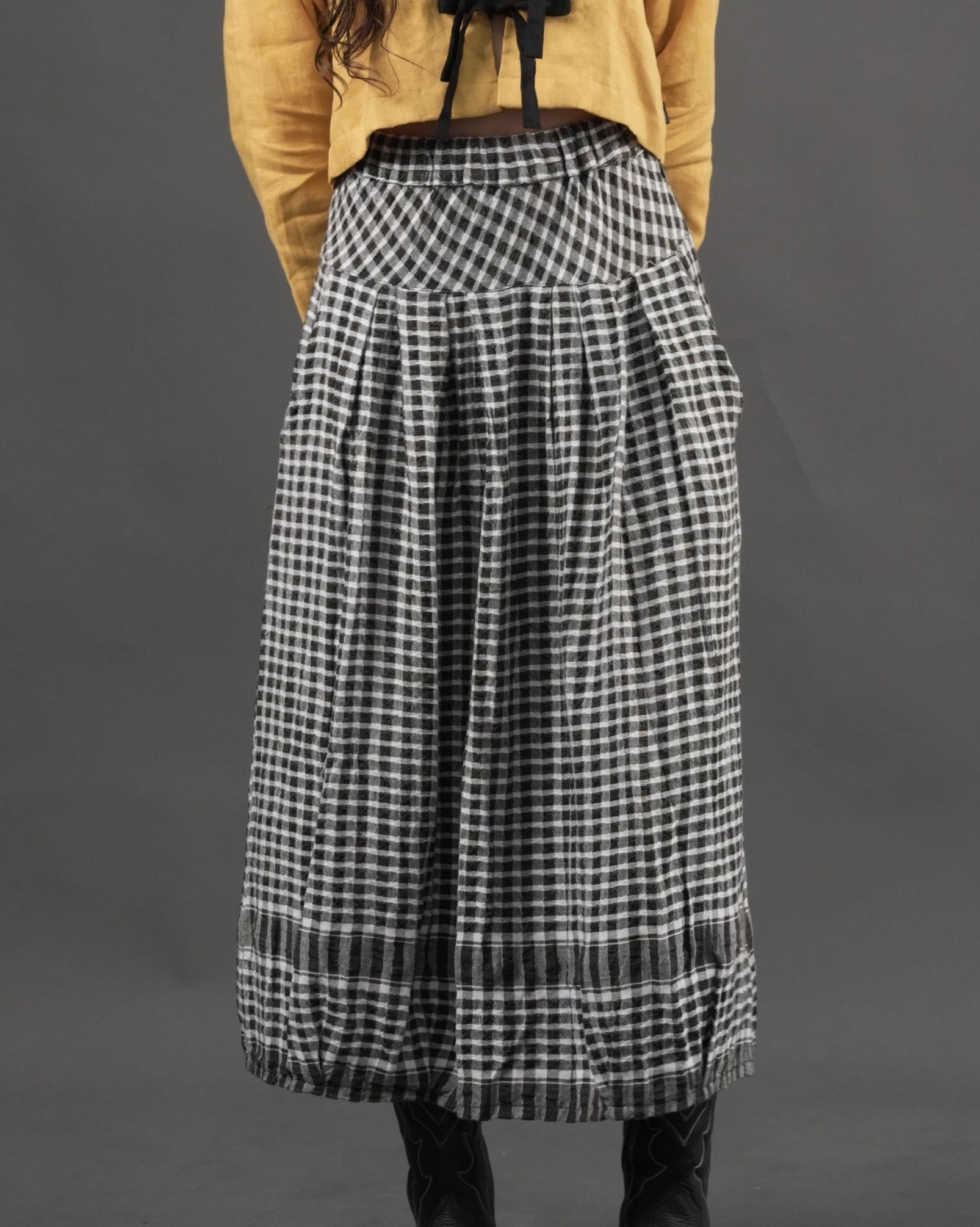The Wanderer Skirt - Checkered Black