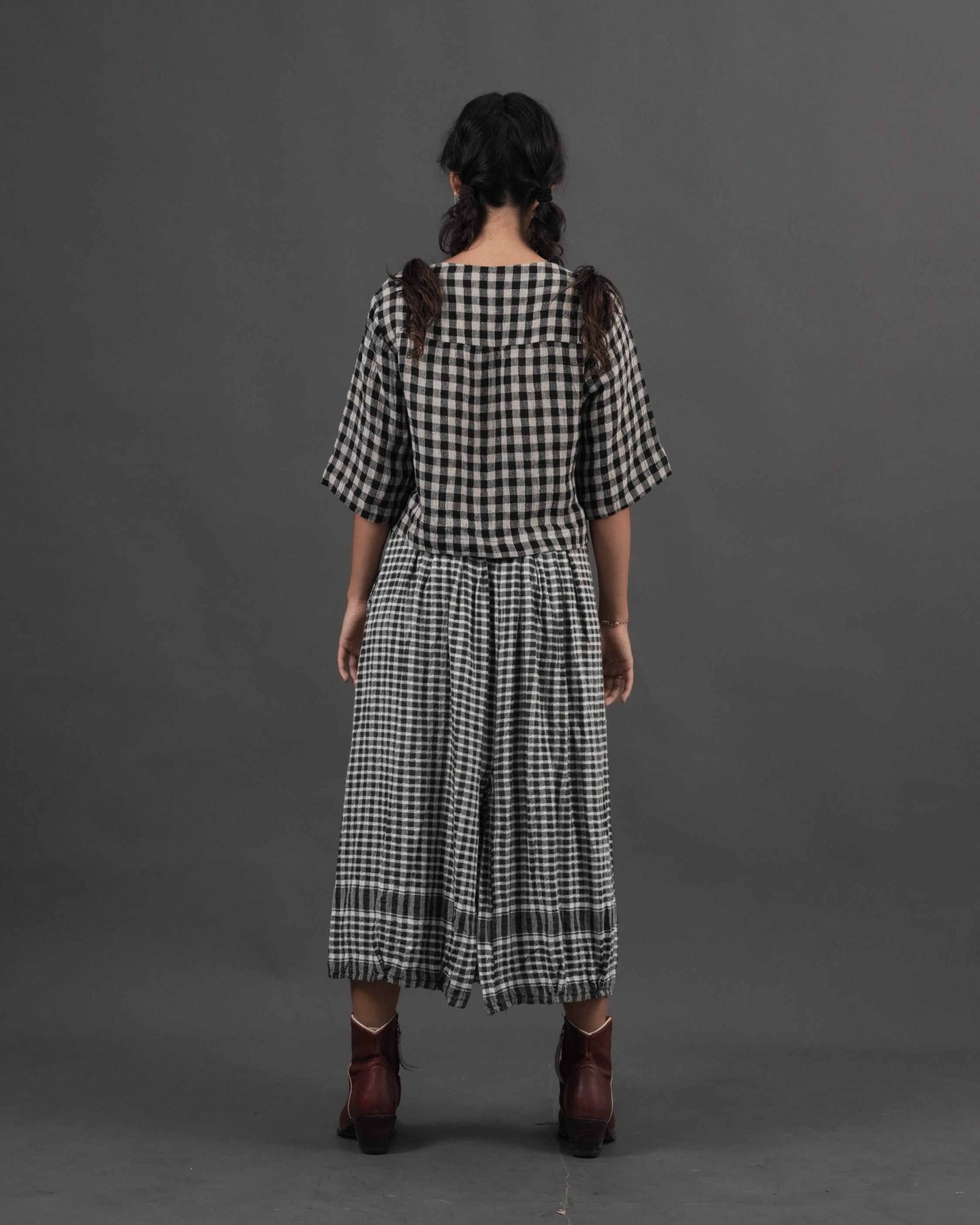 The Wanderer Skirt - Checkered Black
